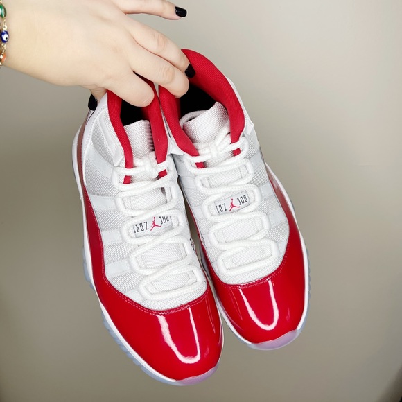 Jordan 11 Retro CHERRY 🍒 DS - Picture 6 of 8